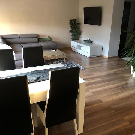 Apartament Moniuszki เคดเยร์ซิน-โคซเลอ ภายนอก รูปภาพ