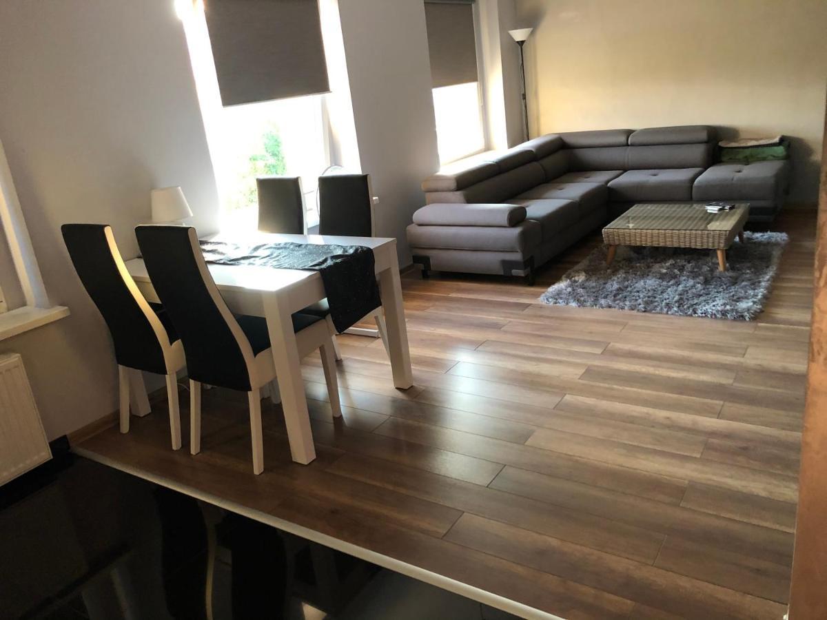 Apartament Moniuszki เคดเยร์ซิน-โคซเลอ ภายนอก รูปภาพ