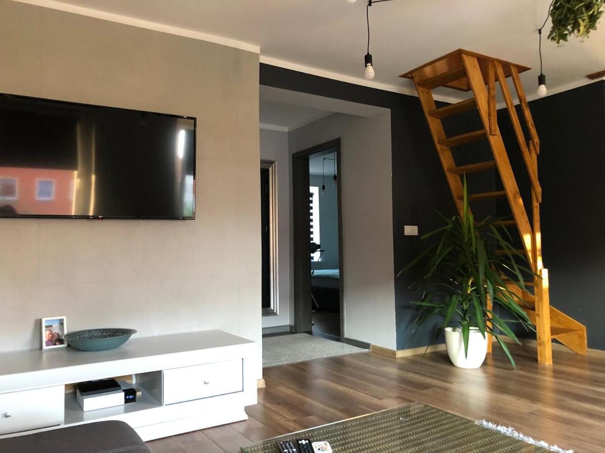 Apartament Moniuszki เคดเยร์ซิน-โคซเลอ ภายนอก รูปภาพ