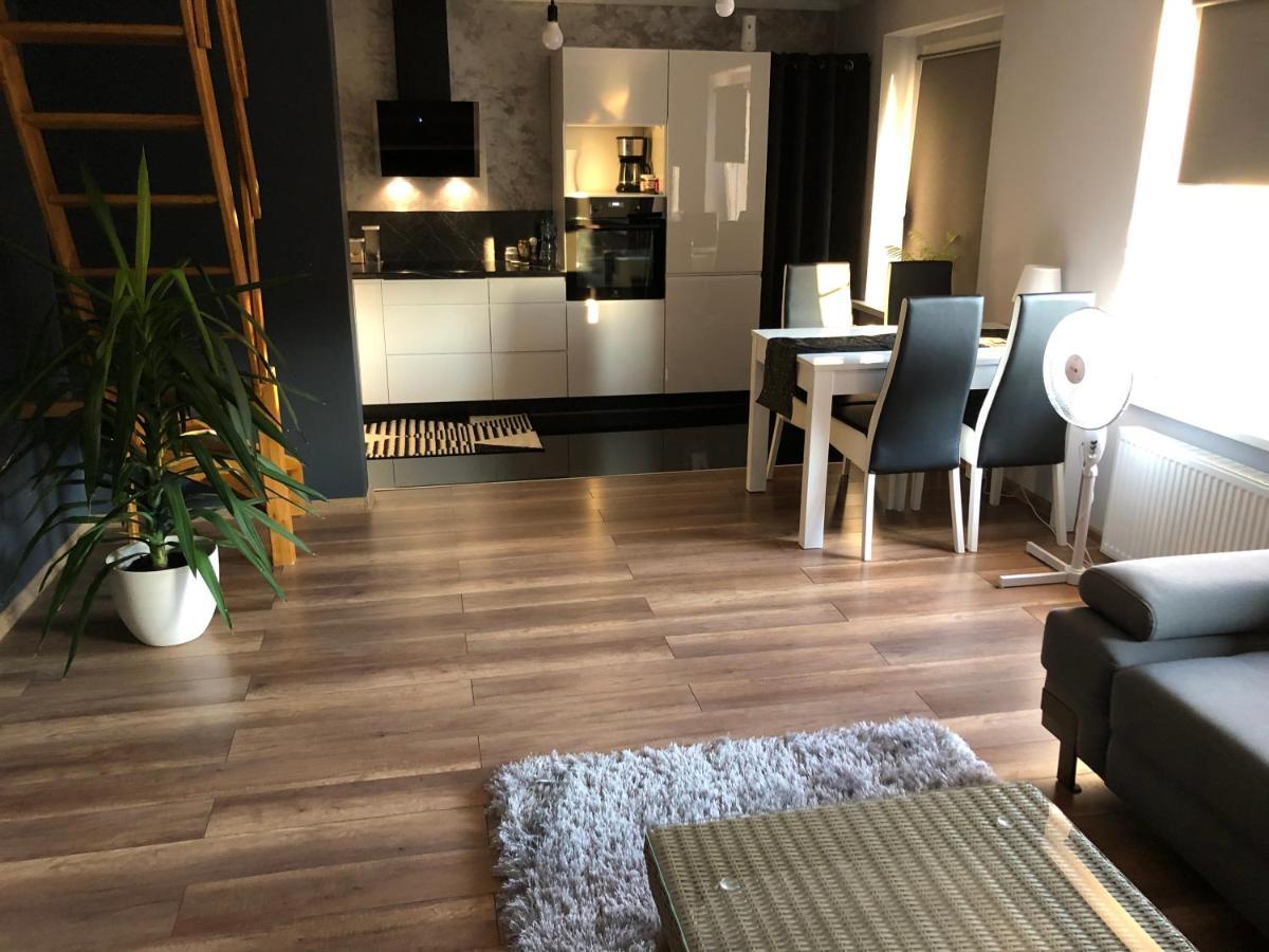 Apartament Moniuszki เคดเยร์ซิน-โคซเลอ ภายนอก รูปภาพ