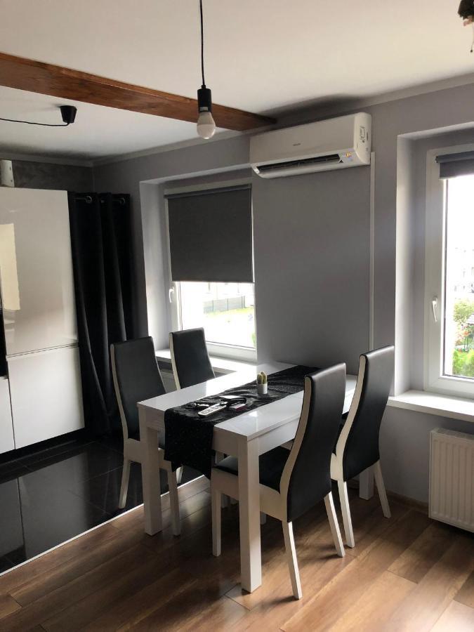 Apartament Moniuszki เคดเยร์ซิน-โคซเลอ ภายนอก รูปภาพ
